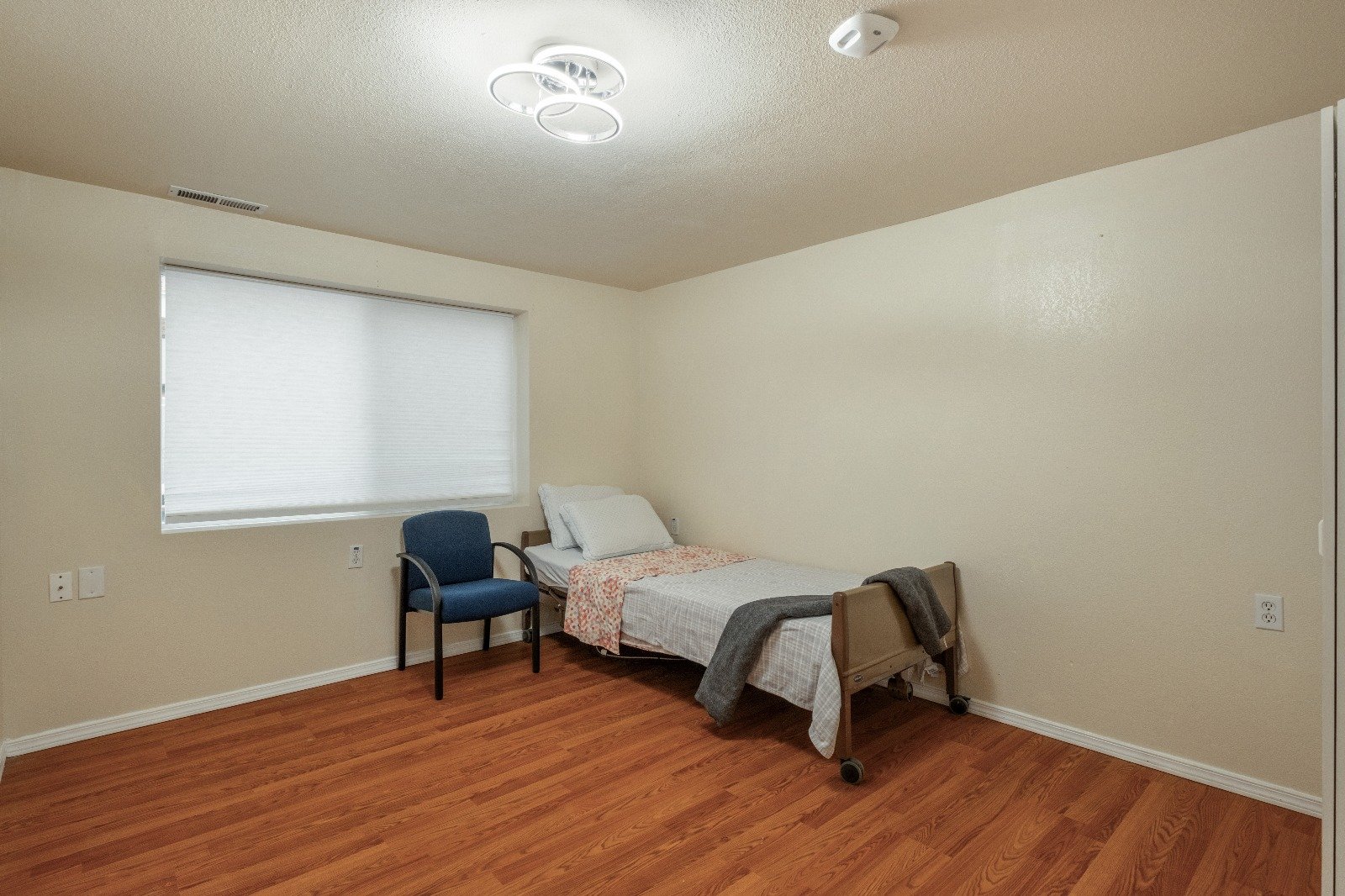 WhatsApp Image 2025-05-08 at 16.23.04_db756c7a